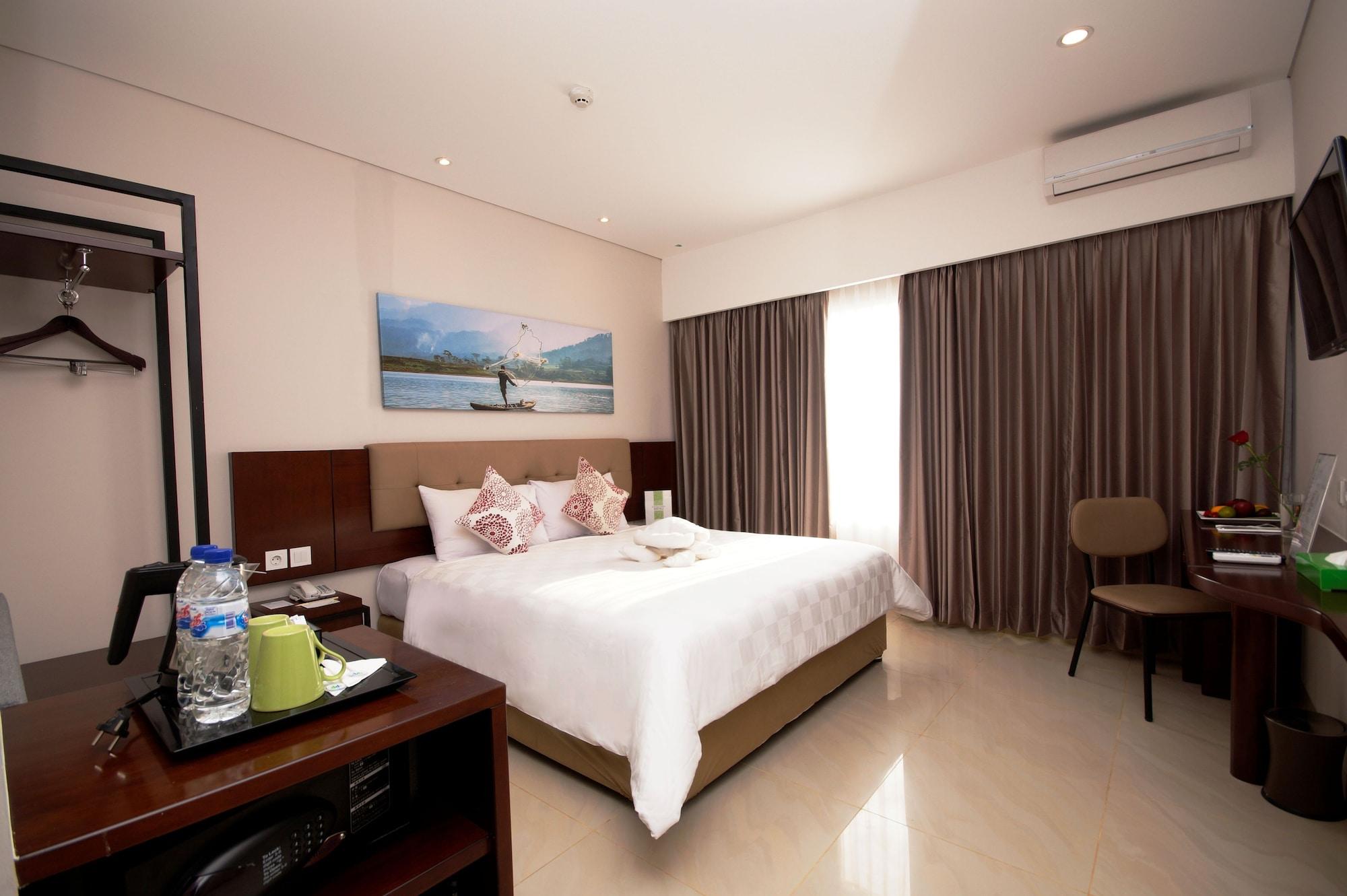 Primebiz Tegal Hotel Exterior photo