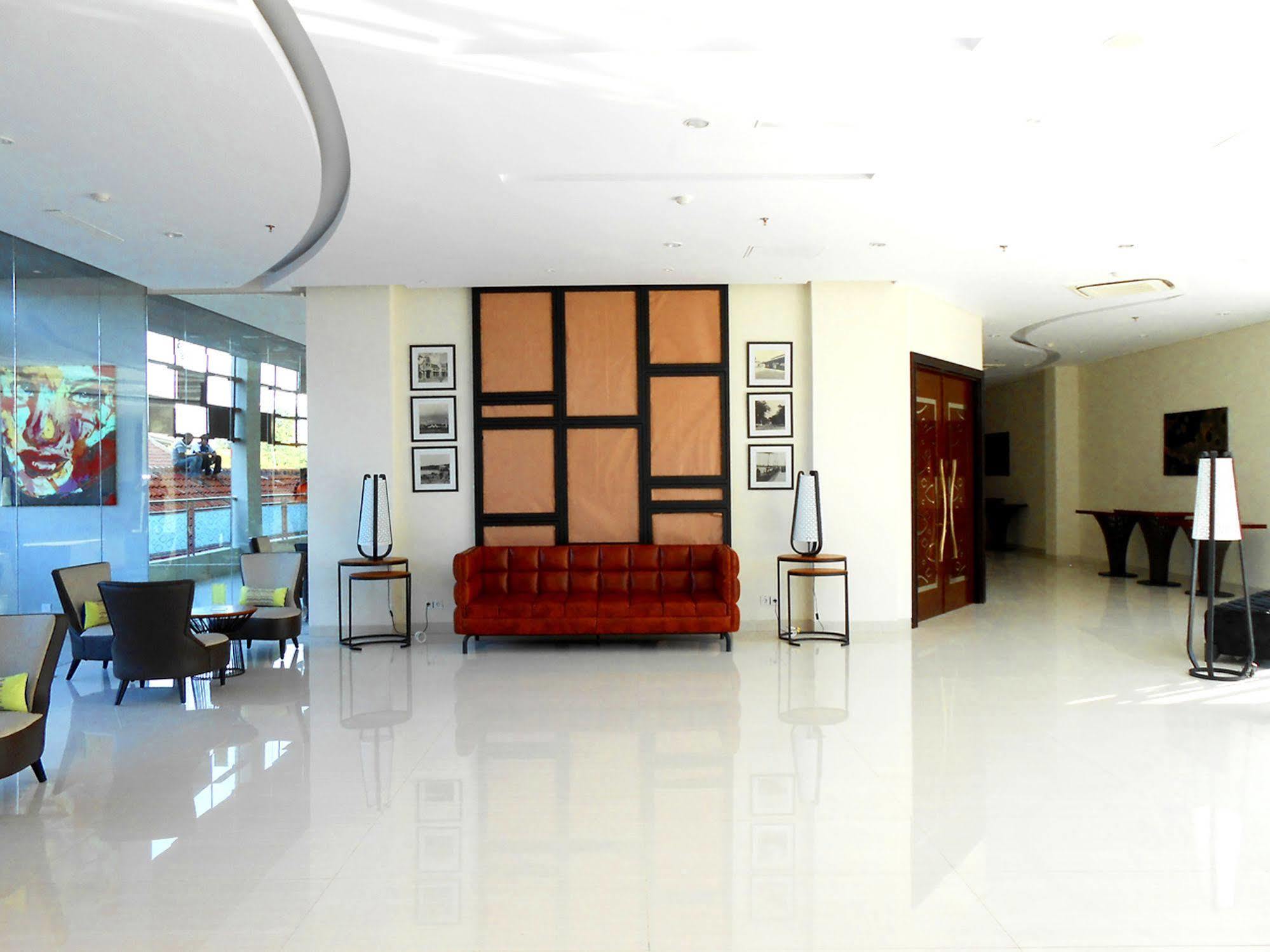 Primebiz Tegal Hotel Exterior photo